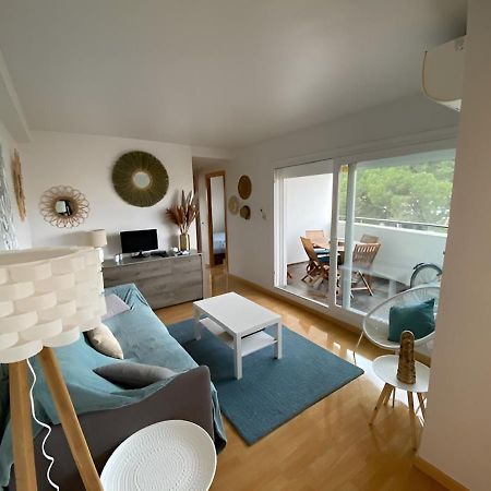 Superbe Appartement Renove, Residence Avec Piscine Roses Bagian luar foto