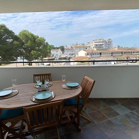 Superbe Appartement Renove, Residence Avec Piscine Roses Bagian luar foto