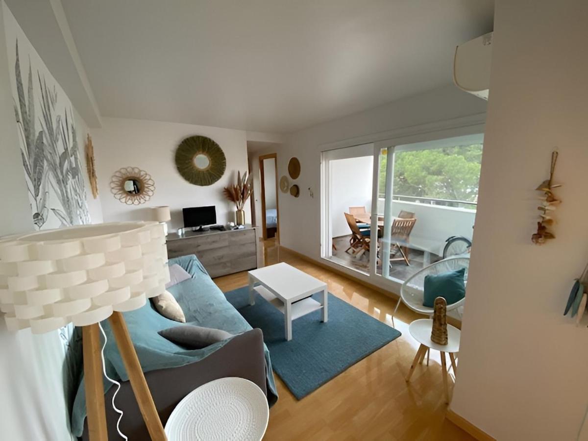 Superbe Appartement Renove, Residence Avec Piscine Roses Bagian luar foto